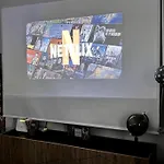 Lujo 10 Pax Proyector, Maquina Arcade Y Patinetes