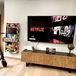 Lujo 10 Pax Proyector, Maquina Arcade Y Patinetes *
