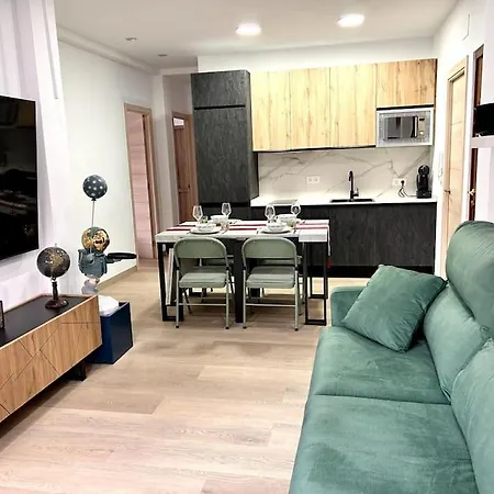 Lujo 10 Pax Proyector, Maquina Arcade Y Patinetes شقة