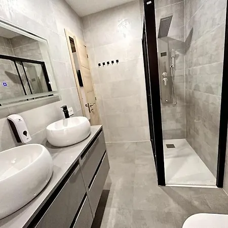 Lujo 10 Pax Proyector, Maquina Arcade Y Patinetes