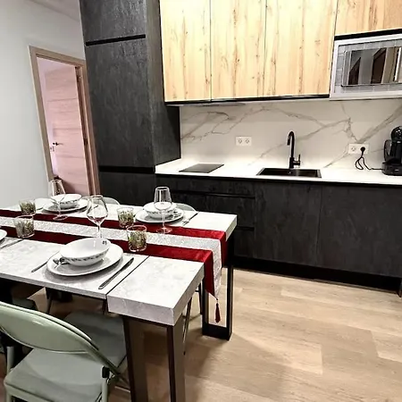 Lujo 10 Pax Proyector, Maquina Arcade Y Patinetes شقة