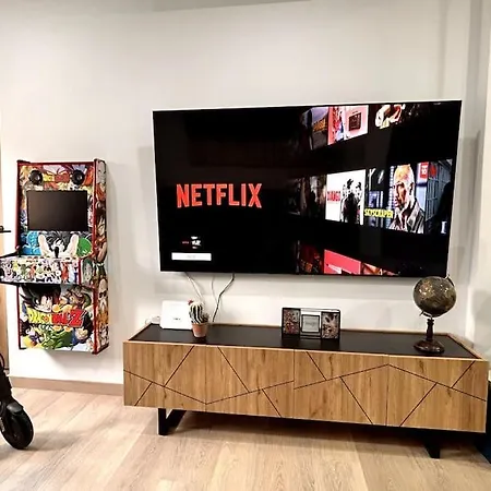 Lujo 10 Pax Proyector, Maquina Arcade Y Patinetes شقة اوفيدو