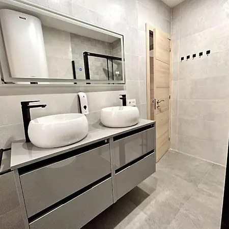 Lujo 10 Pax Proyector, Maquina Arcade Y Patinetes *