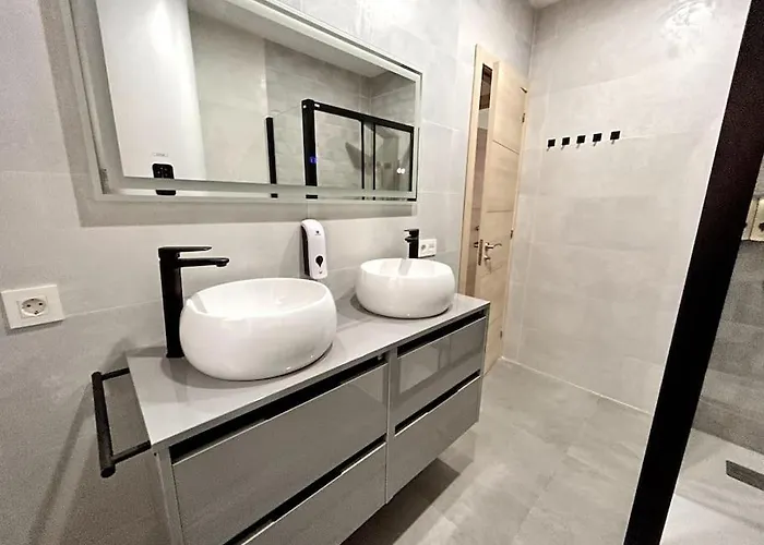 Lujo 10 Pax Proyector, Maquina Arcade Y Patinetes Oviedo